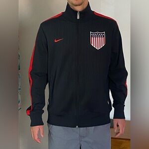 Vintage Men’s Nike US Soccer zipper sweatshirt/ new